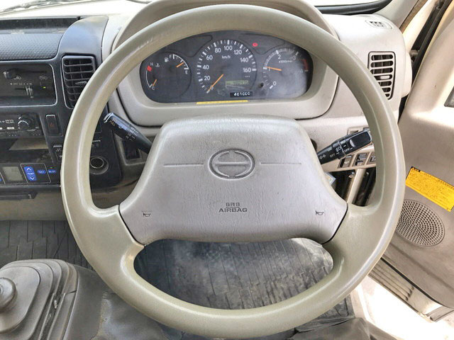 日野デュトロ冷凍車（冷蔵車）小型（2t・3t）[写真36]