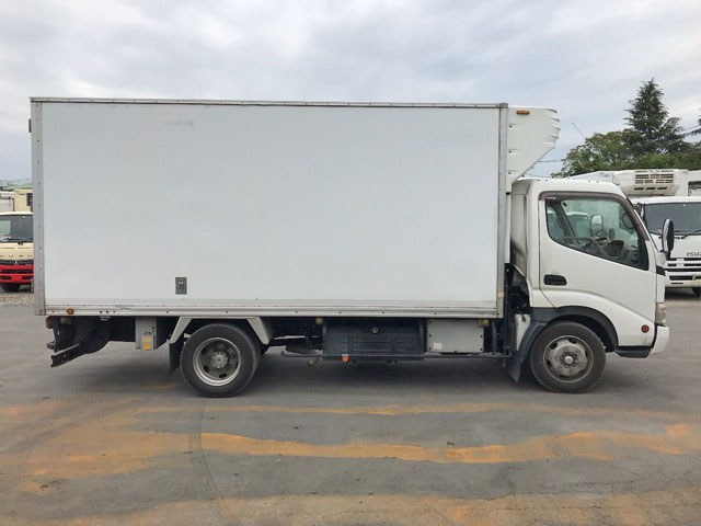 日野デュトロ冷凍車（冷蔵車）小型（2t・3t）[写真06]