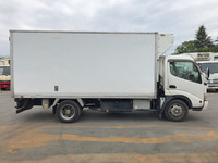 日野デュトロ冷凍車（冷蔵車）小型（2t・3t）[写真06]