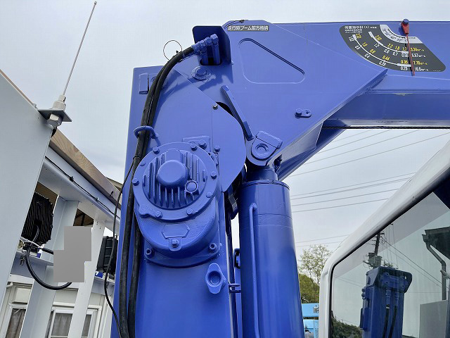 日野レンジャーセルフクレーン4段増トン（6t・8t）[写真21]