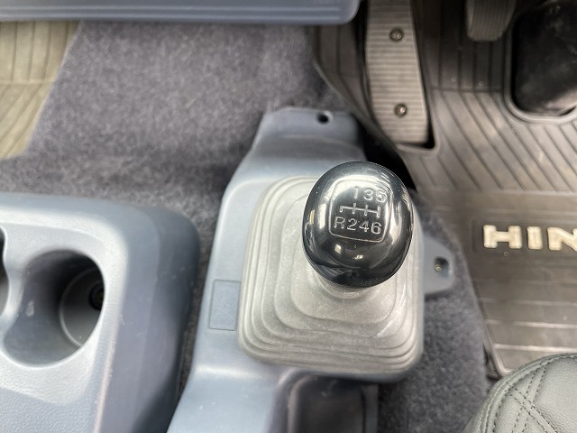 日野レンジャーセルフクレーン4段増トン（6t・8t）[写真36]