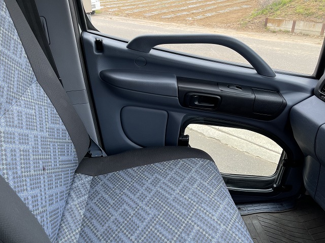 日野レンジャーセルフクレーン4段増トン（6t・8t）[写真39]