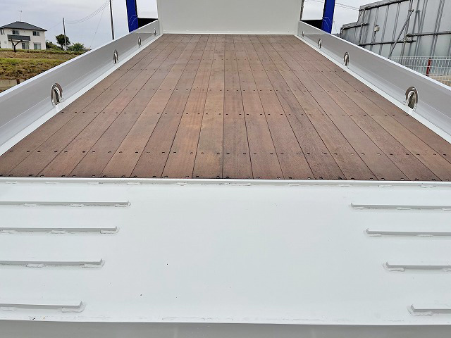 日野レンジャーセルフクレーン4段増トン（6t・8t）[写真07]