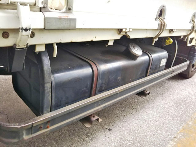 三菱ふそうキャンター平ボディ小型（2t・3t）[写真10]