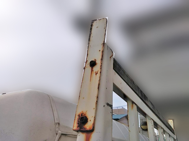 三菱ふそうキャンター平ボディ小型（2t・3t）[写真11]