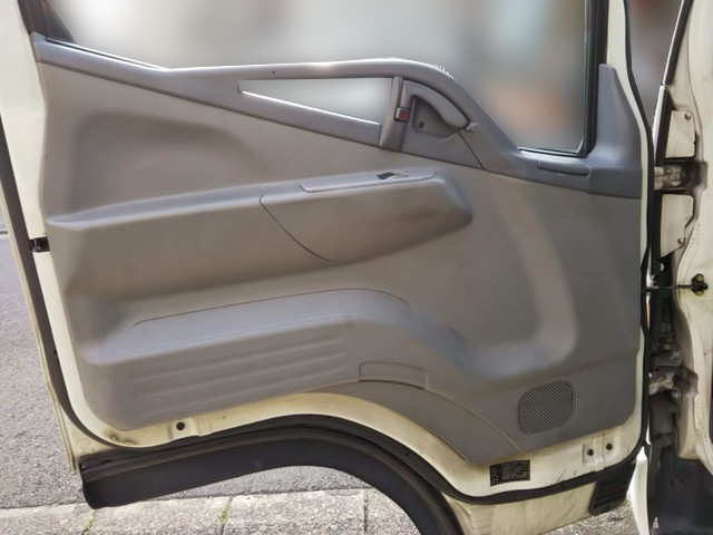 三菱ふそうキャンター平ボディ小型（2t・3t）[写真25]