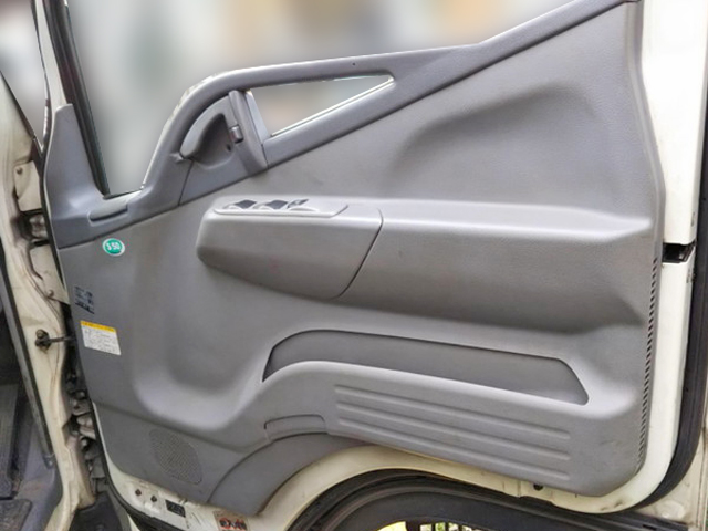 三菱ふそうキャンター平ボディ小型（2t・3t）[写真26]