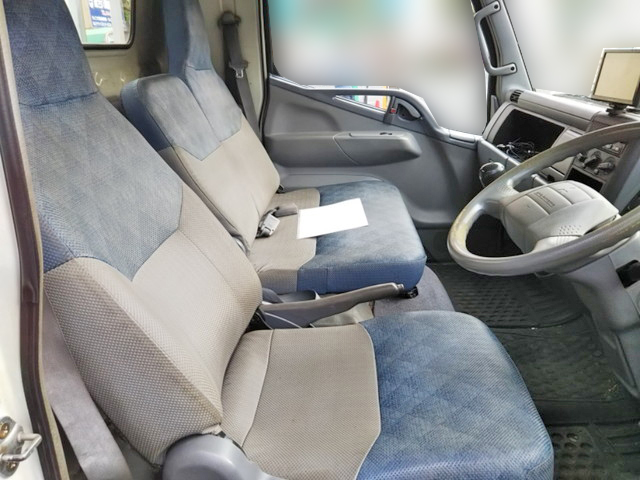 三菱ふそうキャンター平ボディ小型（2t・3t）[写真27]