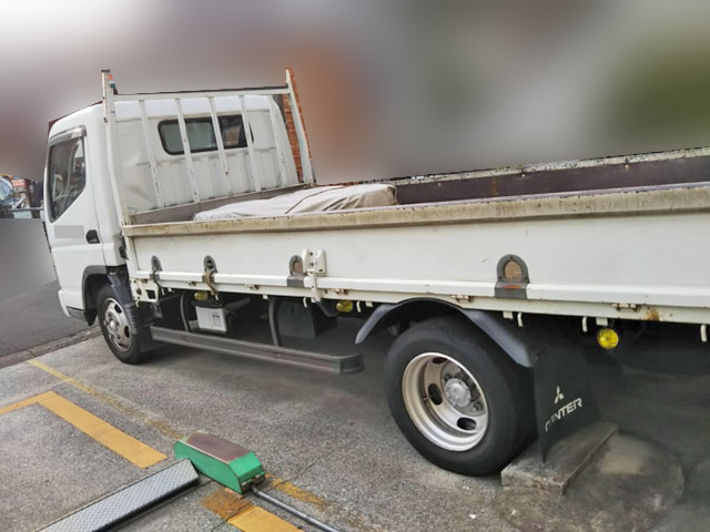 三菱ふそうキャンター平ボディ小型（2t・3t）[写真03]