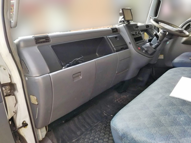 三菱ふそうキャンター平ボディ小型（2t・3t）[写真30]