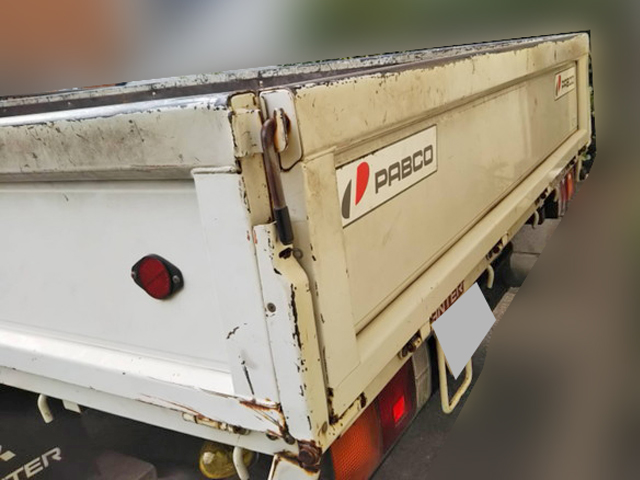 三菱ふそうキャンター平ボディ小型（2t・3t）[写真05]