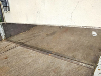 三菱ふそうキャンター平ボディ小型（2t・3t）[写真07]