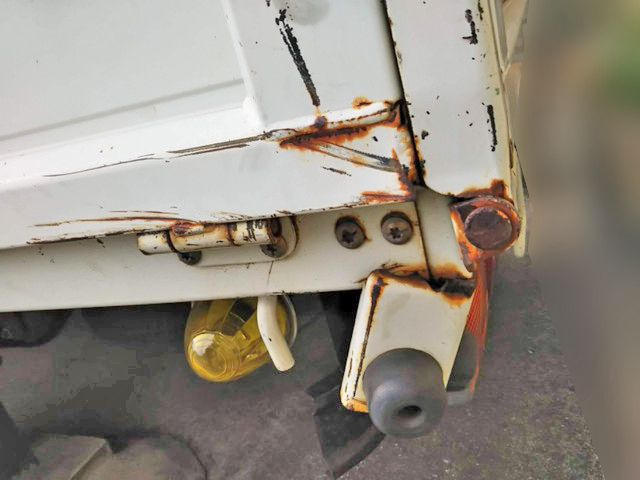 三菱ふそうキャンター平ボディ小型（2t・3t）[写真08]