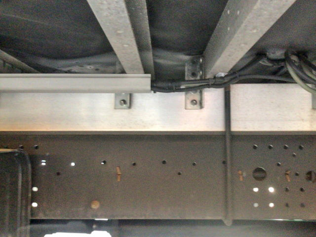 いすゞフォワードアルミウイング中型（4t）[写真10]