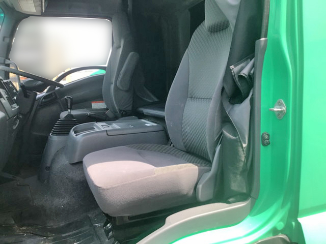 いすゞフォワードアルミウイング中型（4t）[写真17]