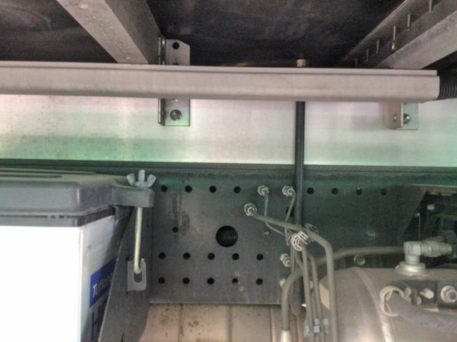 いすゞフォワードアルミウイング中型（4t）[写真09]