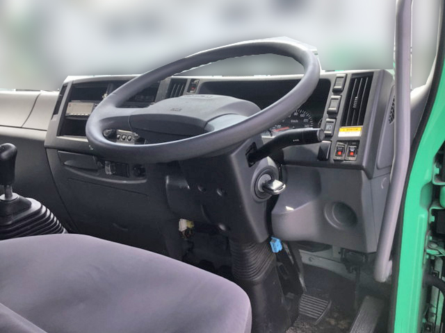 いすゞフォワードアルミウイング中型（4t）[写真23]