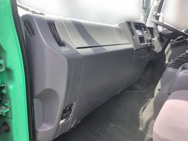 いすゞフォワードアルミウイング中型（4t）[写真25]