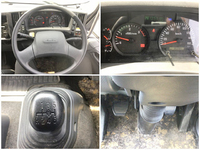 いすゞフォワードアルミウイング中型（4t）[写真28]