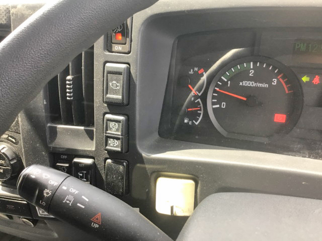 いすゞフォワードアルミウイング中型（4t）[写真30]