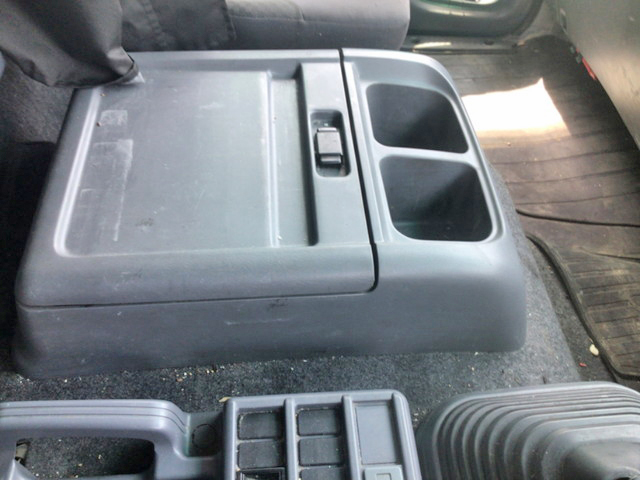 いすゞフォワードアルミウイング中型（4t）[写真21]