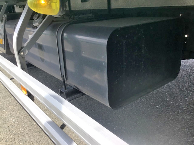 いすゞフォワードアルミウイング中型（4t）[写真07]