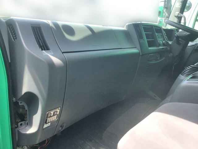 いすゞフォワードアルミウイング中型（4t）[写真14]