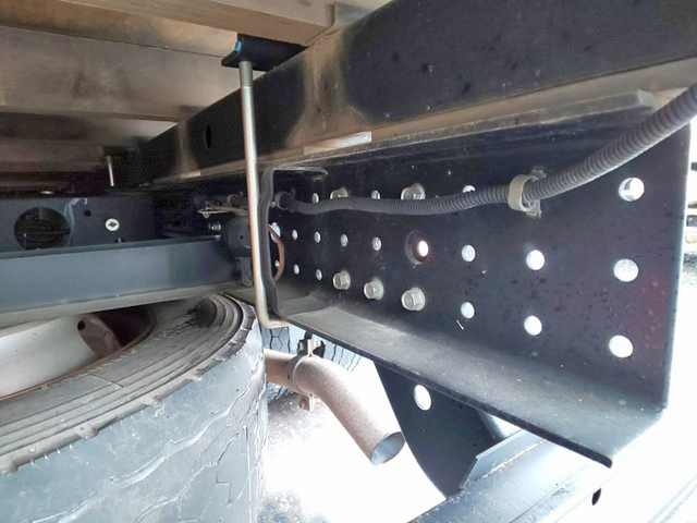 三菱ふそうキャンター平ボディ小型（2t・3t）[写真17]