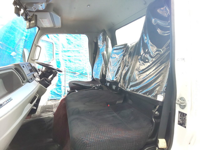 三菱ふそうキャンター平ボディ小型（2t・3t）[写真29]