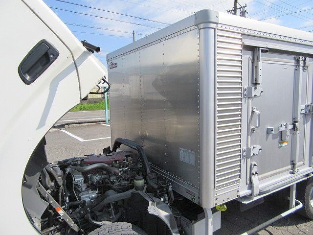 日野デュトロアルミバン小型（2t・3t）[写真04]