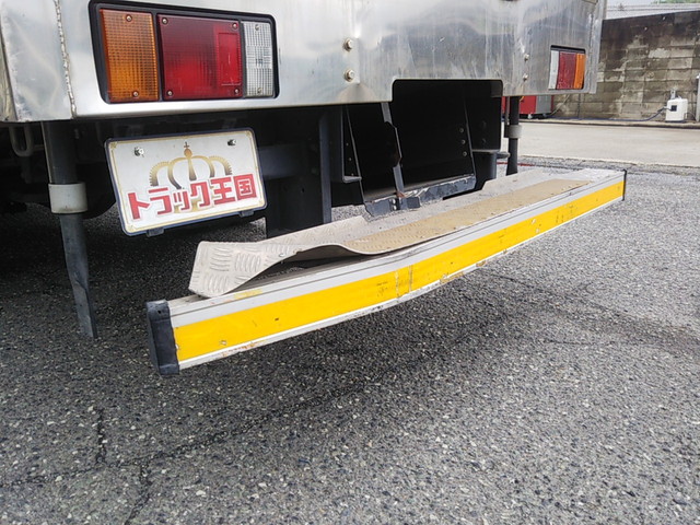 いすゞエルフ冷凍車（冷蔵車）小型（2t・3t）[写真19]