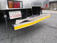 いすゞエルフ冷凍車（冷蔵車）小型（2t・3t）[写真19]