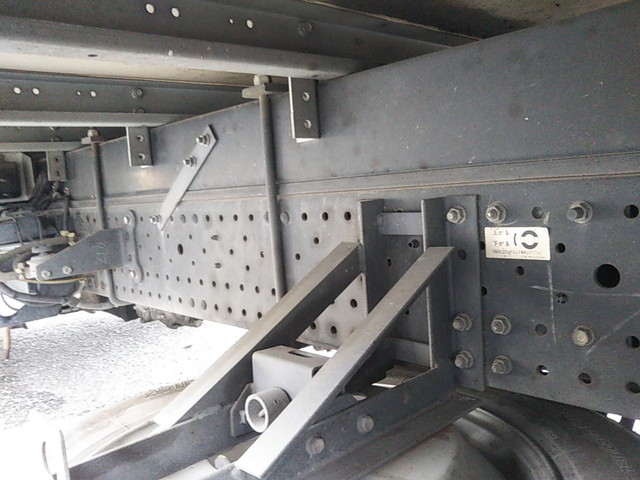 いすゞエルフ冷凍車（冷蔵車）小型（2t・3t）[写真23]