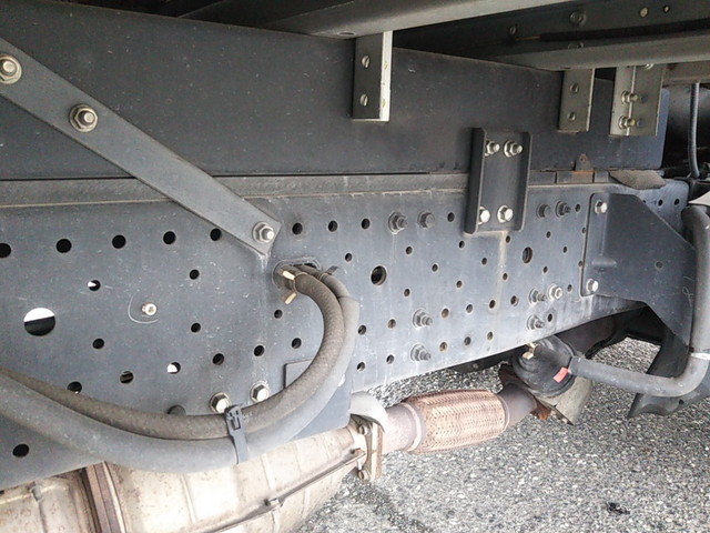 いすゞエルフ冷凍車（冷蔵車）小型（2t・3t）[写真24]