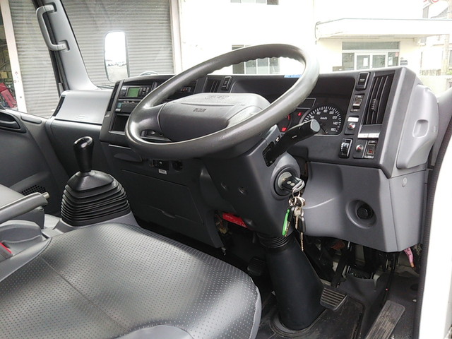 いすゞエルフ冷凍車（冷蔵車）小型（2t・3t）[写真32]