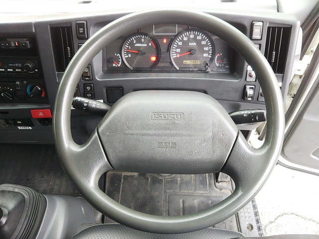 いすゞエルフ冷凍車（冷蔵車）小型（2t・3t）[写真34]