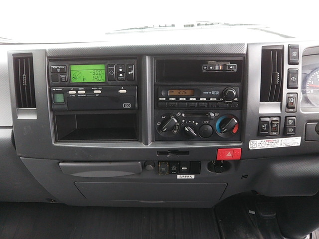 いすゞエルフ冷凍車（冷蔵車）小型（2t・3t）[写真36]