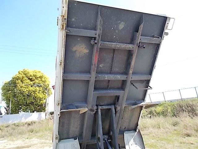 三菱ふそうキャンターダンプ小型（2t・3t）[写真12]