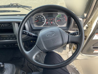 日野レンジャー幌ウイング中型（4t）[写真14]