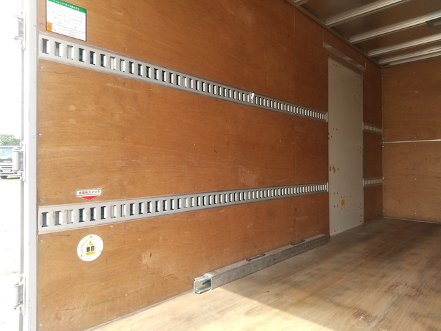 いすゞエルフアルミバン小型（2t・3t）[写真14]