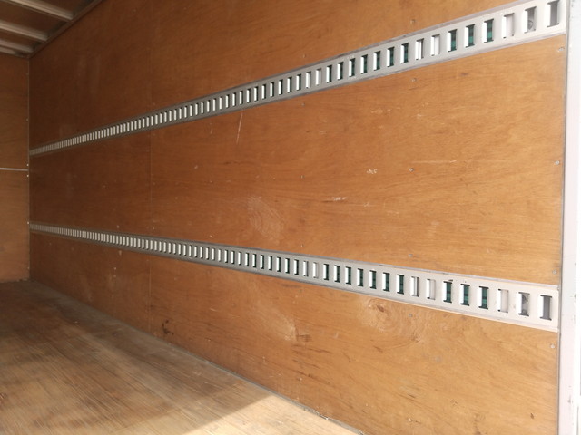 いすゞエルフアルミバン小型（2t・3t）[写真15]