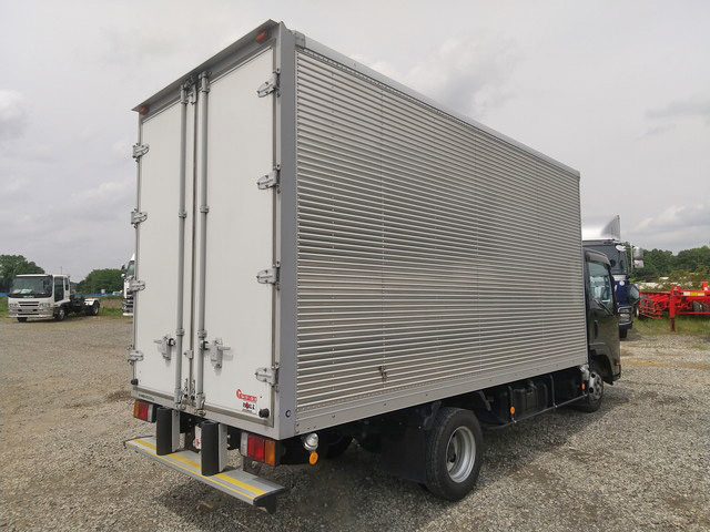 いすゞエルフアルミバン小型（2t・3t）[写真02]