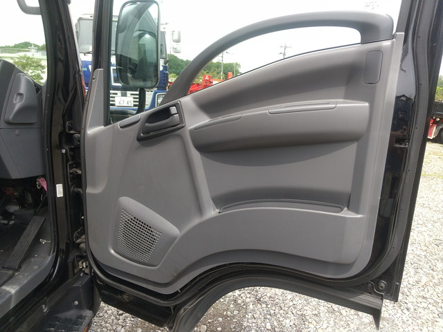 いすゞエルフアルミバン小型（2t・3t）[写真28]