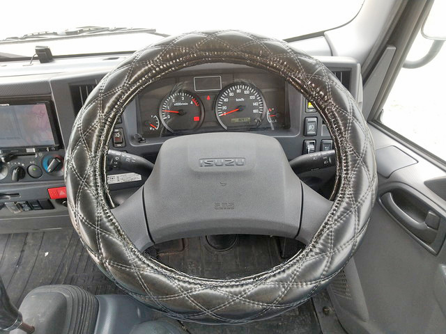 いすゞエルフアルミバン小型（2t・3t）[写真33]