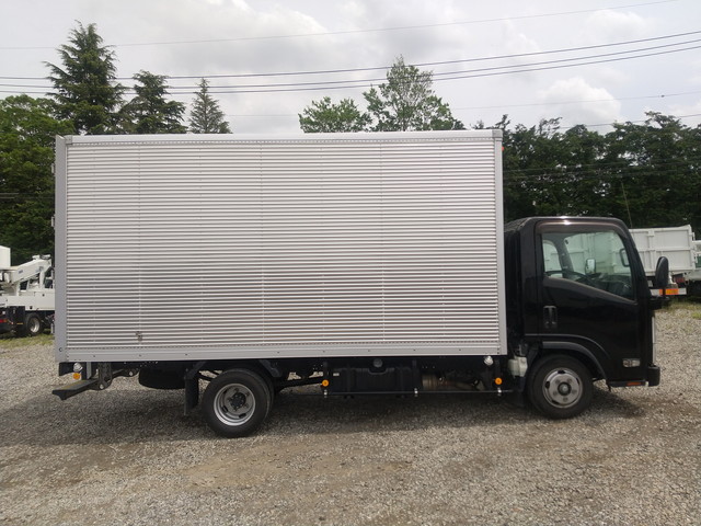 いすゞエルフアルミバン小型（2t・3t）[写真07]