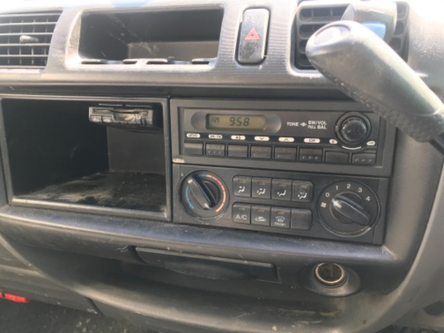 マツダボンゴ平ボディ小型（2t・3t）[写真20]