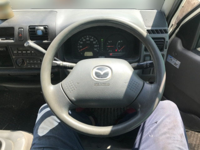 マツダボンゴ平ボディ小型（2t・3t）[写真23]