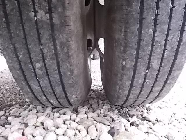 いすゞエルフ平ボディ小型（2t・3t）[写真27]