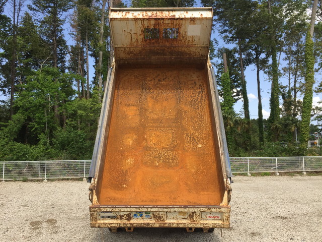 いすゞフォワードダンプ中型（4t）[写真12]