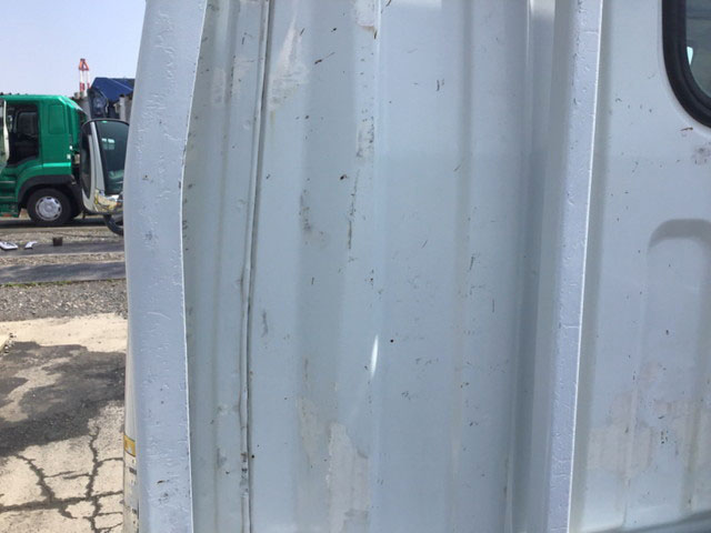 三菱ふそうキャンター平ボディ小型（2t・3t）[写真21]